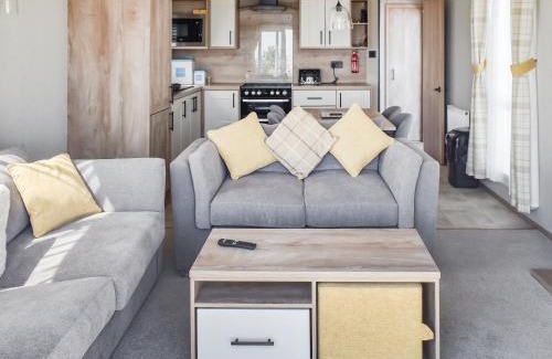 Corton House | Seaview One - Uk50167