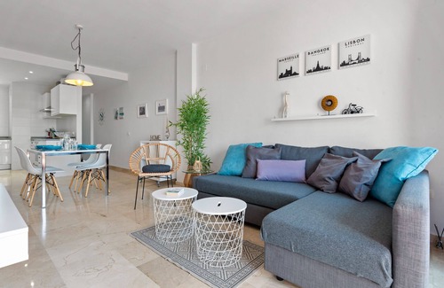 Bahia de Casares Apartment | Oceanfront Seaview Penthouse with Spa & Kitchen Amenities