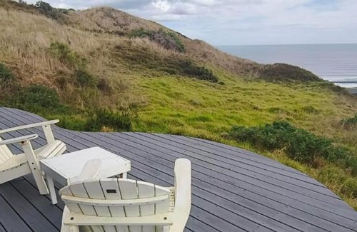 Otaua House | Seaside Escape - Breathtaking Ocean Views & Relaxing Bath