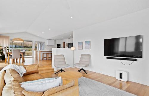 Tranmere House | Seaview Serenity