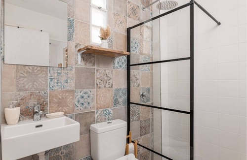 Psili Ammos House | Oceanfront Escape at SeaView Studio with Breakfast Included