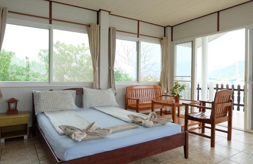 Salak Kok Apartment | Discover Seaview Villa Koh Chang with Pool & Family Amenities
