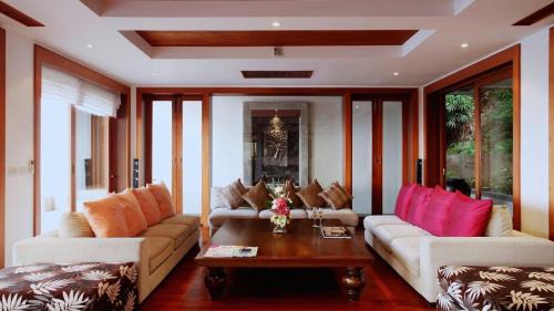 Cherngtalay Villa | Oceanfront Seaview Villa Yang Som at Surin Beach - 10/10 Stay