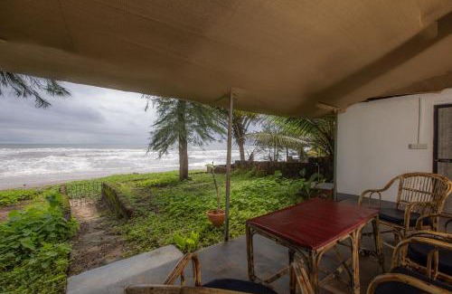 Patnem Villa | Pet-Friendly Seaview White Beach Villa in Talpona
