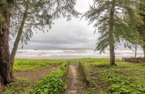 Patnem Villa | Pet-Friendly Seaview White Beach Villa in Talpona