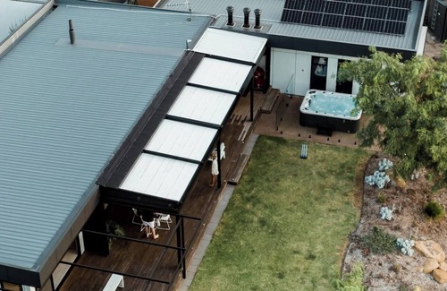 Yallingup House | Seaview Yallingup: Enjoy Your Holiday with Family-Friendly Comfort