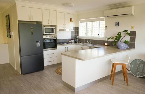 Belgian Gardens Apartment | Oceanfront Retreat with Spectacular Seaviews & Privacy