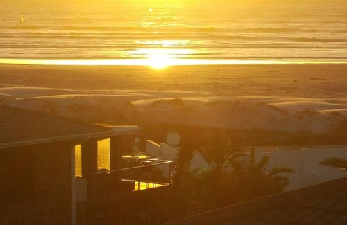 Melkbosstrand House | Oceanfront Retreat with Seaviews and Spa Amenities