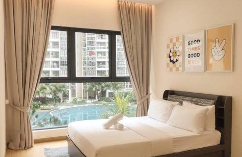 Central District Apartment | Oceanfront Holiday at Seaviews Beach - Family Friendly Stay