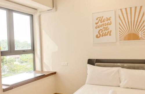 Central District Apartment | Oceanfront Holiday at Seaviews Beach - Family Friendly Stay