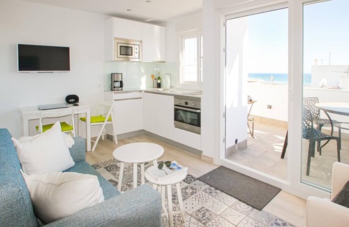 Conil de la Frontera City Center House | Stunning Oceanview Retreat with Private Terraces - Casa Luna