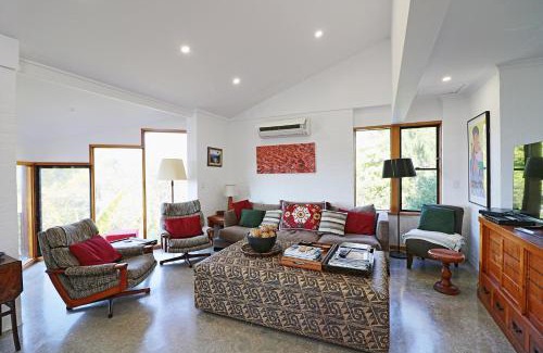 Pambula Beach Villa | Inviting Seavista 2: Family-Friendly Stay with Top Ratings