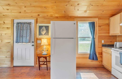 Seawall Cabin | Seawall Retreat: Family-Friendly Stay Near Ocean & Acadia