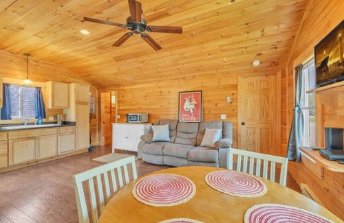Seawall Cabin | Seawall Retreat: Family-Friendly Stay Near Ocean & Acadia