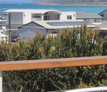 Middleton House | Stunning SeaWatch: Ocean Views & Pet-Friendly Retreat