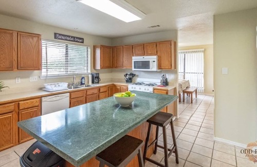 Wetmore House | Ideal Getaway Near SeaWorld & SixFlags with Great Amenities