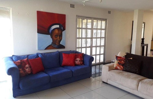 Sodwana Bay House | Cozy SeaXplore Lodge & Dive Center with Pool and Kitchen
