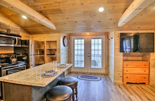 Sebago Apartment | Inviting Sebago Lake Haven: Scenic Water Views & Spa Access