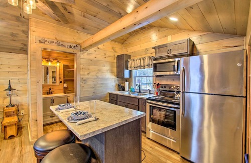Sebago Apartment | Inviting Sebago Lake Haven: Scenic Water Views & Spa Access