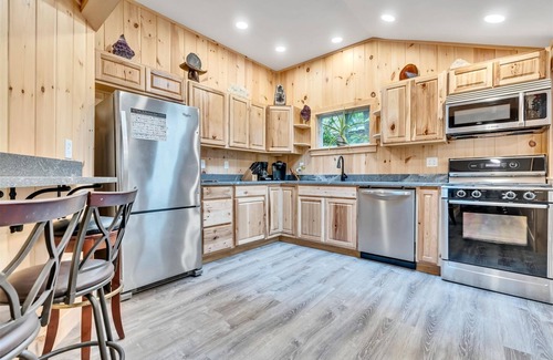 Sebago Cottage | Discover Sebago Lake Waterfront: Pet-Friendly and Scenic Views