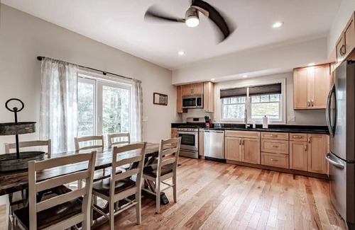 Sebago House | Sebago, newer construction, lake access, AC, 3bd2.5bth, Long Beach neighborhood