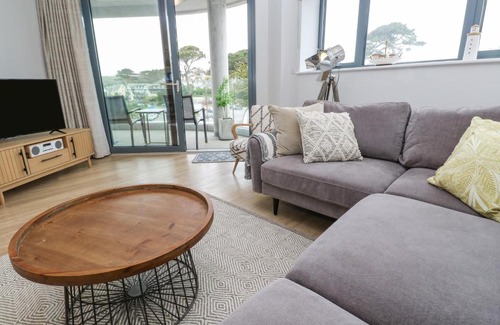 Maenporth House | Discover Sebastian's View: Family-Friendly 4-Star Retreat