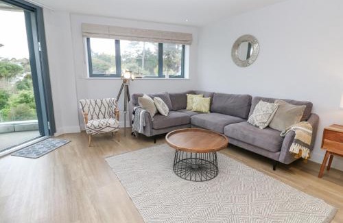 Maenporth House | Discover Sebastian's View: Family-Friendly 4-Star Retreat