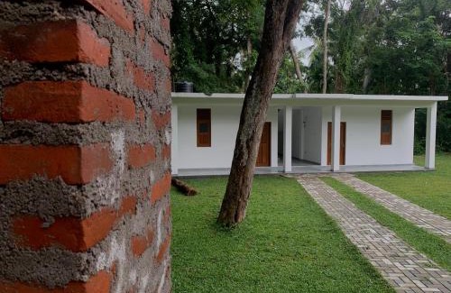Raddolugama House | Top-Rated Sebastian Transit Villa with Free Airport Shuttle