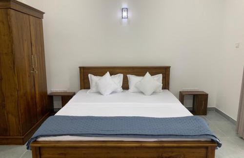 Raddolugama House | Top-Rated Sebastian Transit Villa with Free Airport Shuttle