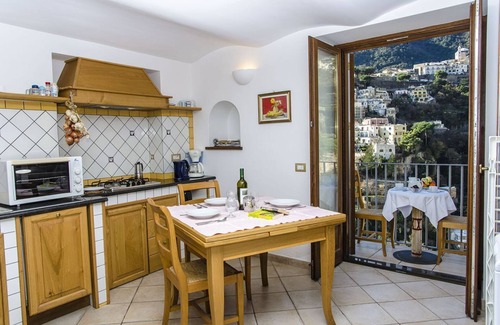 Arienzo Apartment | Enjoy Sebastien Balcony in Central Positano with Breakfast