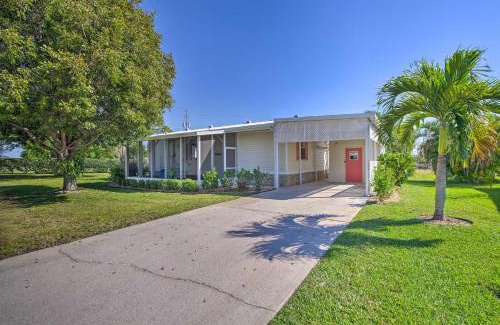 Sebastian House | Cozy Sebastien Cottage with Ocean View, 5 Mi to Beach