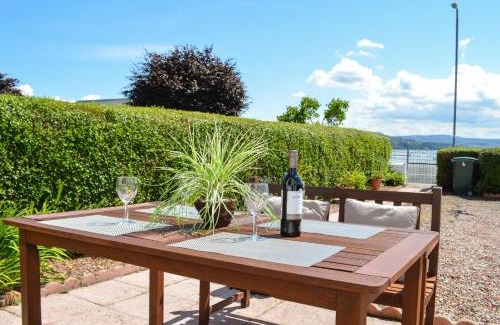 Kilmun Apartment | Discover Sebright Holiday Apartment: 4-Star Family Retreat