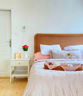 Usti nad Labem-Strekov Bed & Breakfast | Pet-Friendly Sebuzínka with Pool and Ocean View Awaits
