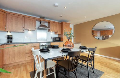 Glasgow Westend Apartment | Riverview Apartments: Ideal Stay with Great Reviews!