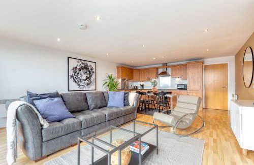Glasgow Westend Apartment | Riverview Apartments: Ideal Stay with Great Reviews!
