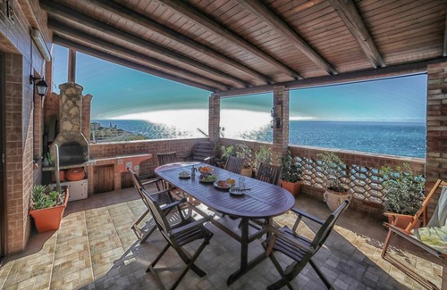 Seccagrande Apartment | Seccagrande Sea View Apartment with Full Kitchen & 4 Stars