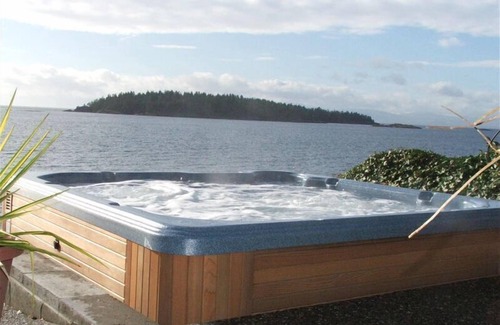 West Sechelt Cottage | Exceptional Sechelt Oceanfront Suites with Breathtaking Views