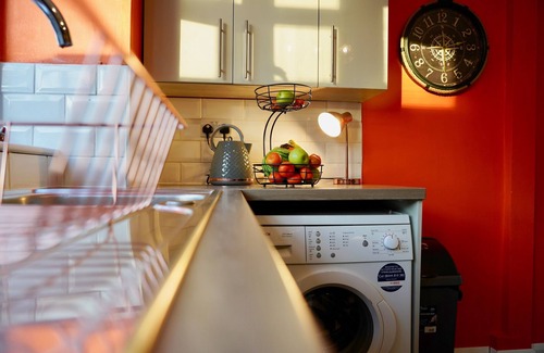 Gillingham House | Serene 4-Bed House with Driveway, Pet-Friendly Stay
