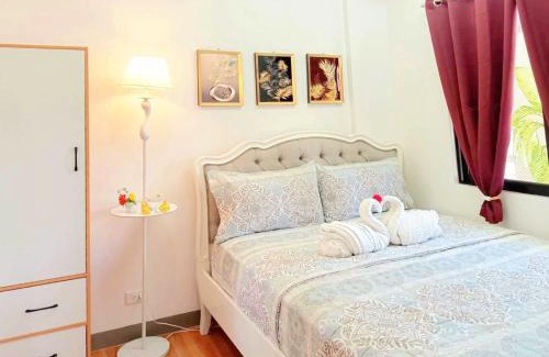 Liloan Apartment | Secluded Apartment with Balcony & Garden View - 4 Star