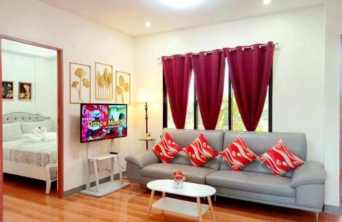 Liloan Apartment | Secluded Apartment with Balcony & Garden View - 4 Star