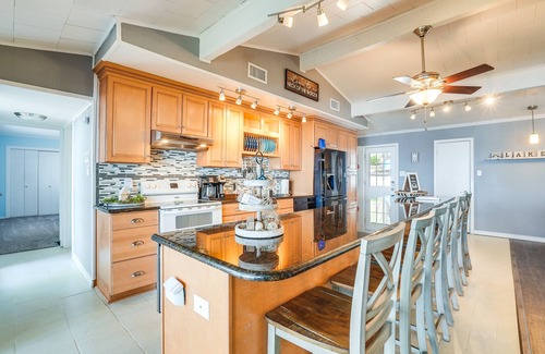 Avinger House | Discover Avinger Retreat with Lake Access & Spa Amenities