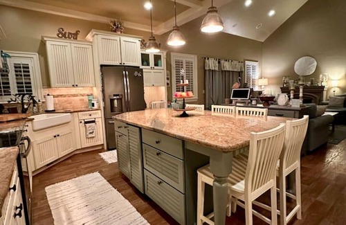 Town Bank House | Exclusive Bayside Retreat with Private Pool and Ocean Views