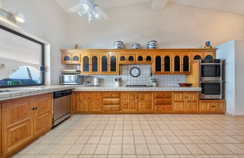 Pescadero House | Beach Front Estate: Family & Pet Friendly with Ocean Views