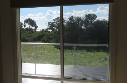 Nepean Bay House | Beachfront Escape at Clearwater Haven - Rated 9.8/10!