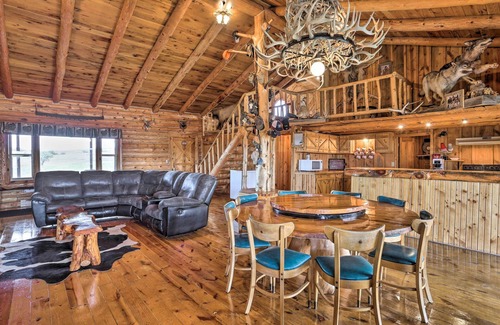 Belle Fourche Cabin | Ideal Belle Fourche Cabin for Large Groups & Families