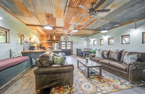 Blanco House | Exclusive Blanco Retreat with Private River Access & Spa
