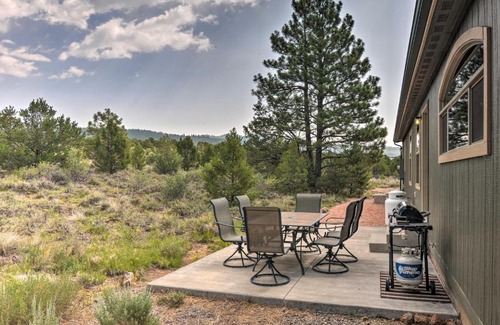 Boulder House | Serene Boulder House - Ideal Getaway by National Forests!