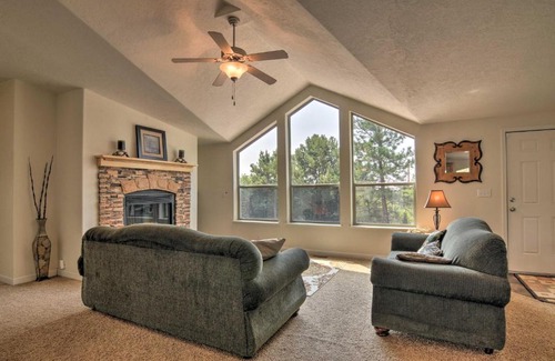 Boulder House | Serene Boulder House - Ideal Getaway by National Forests!