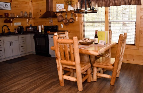 West Union Cabin | Cozy Cabin Retreat in Picturesque Amish Country