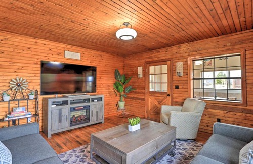 Durango House | Idyllic Cabin with Hot Tub, Game Room and Scenic Views